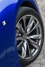 Lexus LS500 F-Sport 2019 года (ZA)